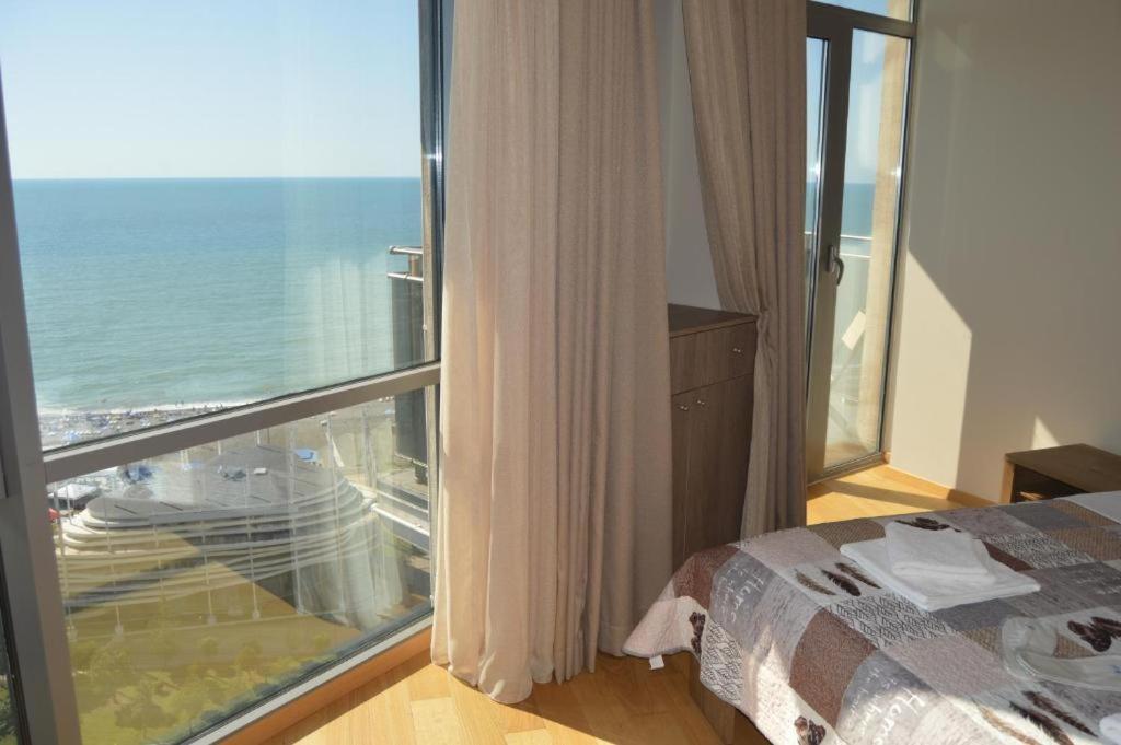Orbi Luxury Apartments Batumi Eksteriør billede